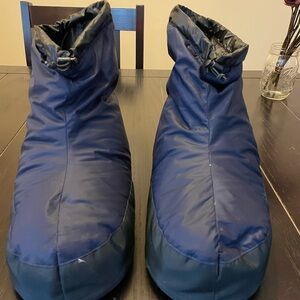 Western Mountaineering down booties size 9